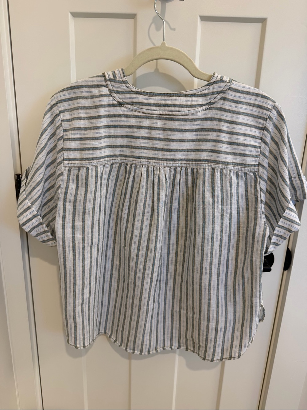 Anthropologie Striped V-Neck Short Sleeve Top in White and Green - Picture 2 of 3